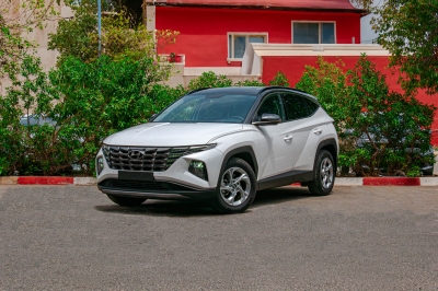 كراء سيارة and Drive the Hyundai Tucson 2024 في الدار البيضاء سعر يبدأ من 715 درهم يومي أسبوعي شهري