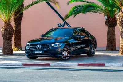 كراء سيارة and Drive the Mercedes Benz C200 d 2023 في الدار البيضاء سعر يبدأ من 1400 درهم يومي أسبوعي شهري