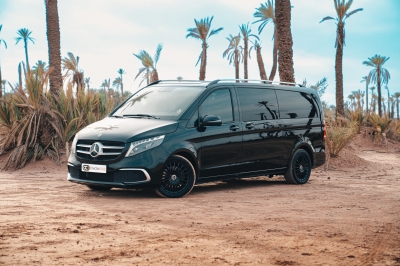 كراء سيارة and Drive the Mercedes Benz V Class 2023 في الدار البيضاء سعر يبدأ من 3250 درهم يومي أسبوعي شهري