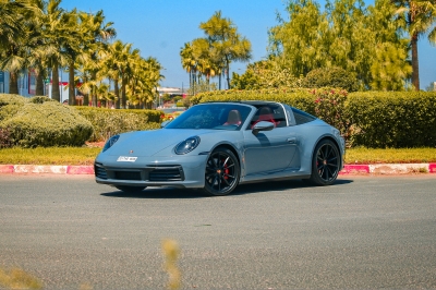 كراء سيارة and Drive the Porsche 911 Targa 4 GTS Spyder 2023 في الدار البيضاء سعر يبدأ من 25000 درهم يومي أسبوعي شهري