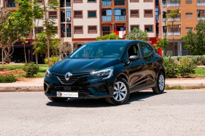 كراء سيارة and Drive the Renault Clio 2023 في الدار البيضاء سعر يبدأ من 450 درهم يومي أسبوعي شهري