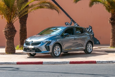 كراء سيارة and Drive the Renault Clio 2024 في الدار البيضاء سعر يبدأ من 490 درهم يومي أسبوعي شهري