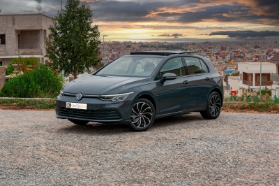 كراء سيارة and Drive the Volkswagen Golf 2024 في الدار البيضاء سعر يبدأ من 1040 درهم يومي أسبوعي شهري