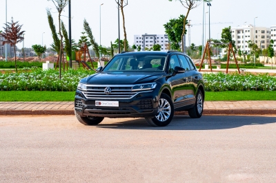 كراء سيارة and Drive the Volkswagen Touareg 2022 في الدار البيضاء سعر يبدأ من 1300 درهم يومي أسبوعي شهري