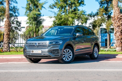 كراء سيارة and Drive the Volkswagen Touareg 2023 في الدار البيضاء سعر يبدأ من 1300 درهم يومي أسبوعي شهري