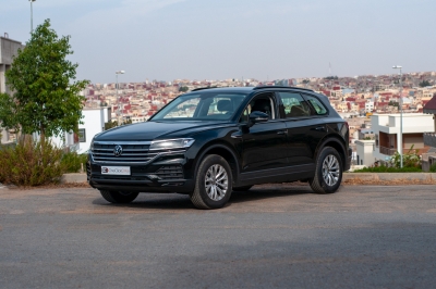 كراء سيارة and Drive the Volkswagen Touareg 2023 في الدار البيضاء سعر يبدأ من 1300 درهم يومي أسبوعي شهري