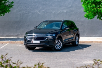 كراء سيارة and Drive the Volkswagen Touareg 2023 في الدار البيضاء سعر يبدأ من 1300 درهم يومي أسبوعي شهري